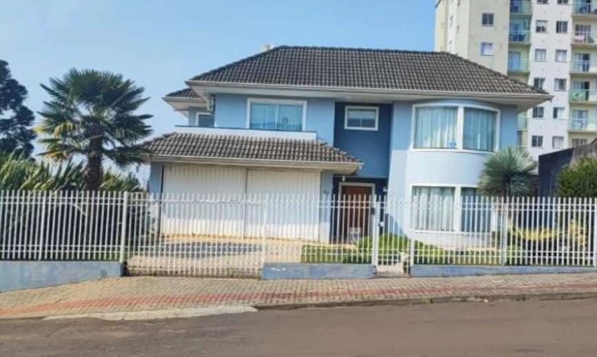 Casa em Caçador, Bairro Bom Jesus, Rua Sebastião Carneiro, 95 Bairro Bom Jesus, SC. Área: 279.21m2