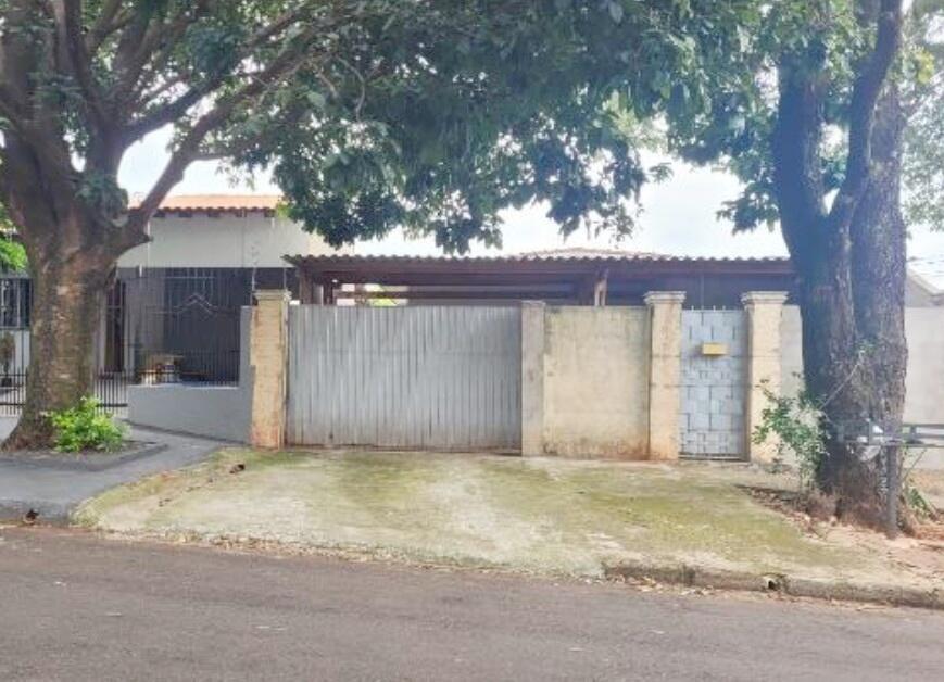 Casa em Paranavaí, Jardim Paulista, Rua Professor Pedro Real, 150 (lt. 05 Da Qd. 08) Jardim Paulista, PR. Área: 210.14m2