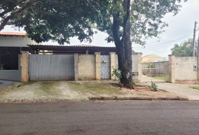 Casa em Paranavaí, Jardim Paulista, Rua Professor Pedro Real, 150 (lt. 05 Da Qd. 08) Jardim Paulista, PR. Área: 210.14m2 - imagem 0