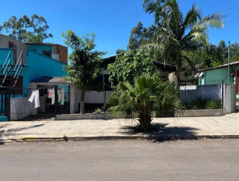 Casa em Júlio de Castilhos, Centro, Rua Pimenta De Moura, 141 (parte Dos Lotes 1,6, 7 Da Qd. 30). Centro, RS. Área: 90.67m2