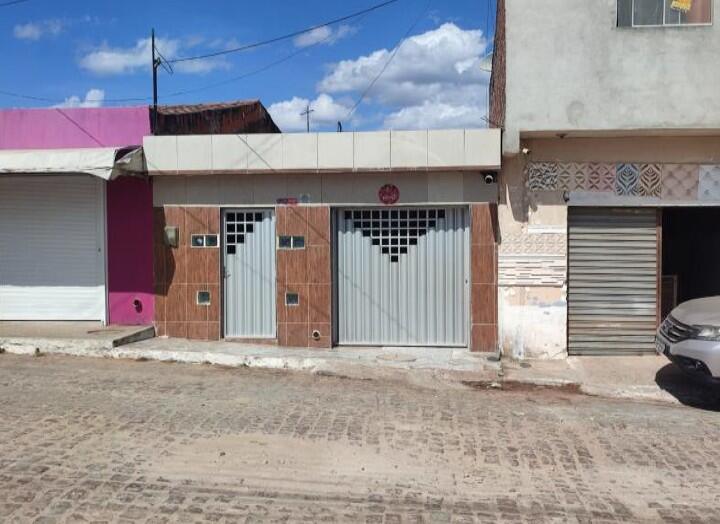 Casa em Buíque, Centro, Rua Senador Paulo Pessoa Guerra Filho, 137 Centro, PE. Área: 79.2m2