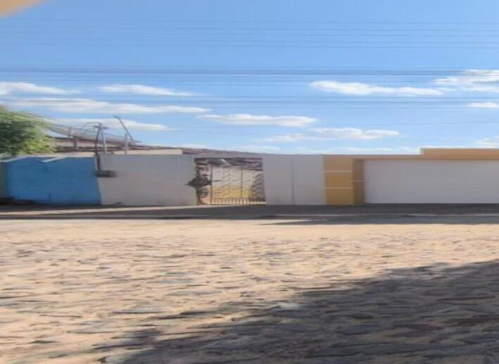 Casa em Independência, Centro, Av. 7 De Setembro, 666a Centro, CE. Área: 159.08m2