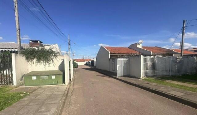 Casa em Fazenda Rio Grande, Estados, Av. Rio Amazonas, 3.519 Estados, PR. Área: 76.5m2