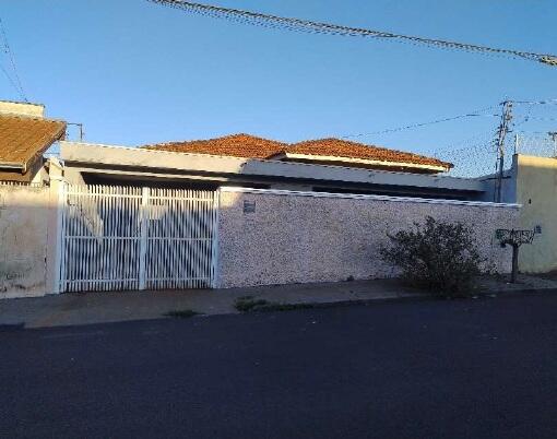 Casa em Jd. do Sonho