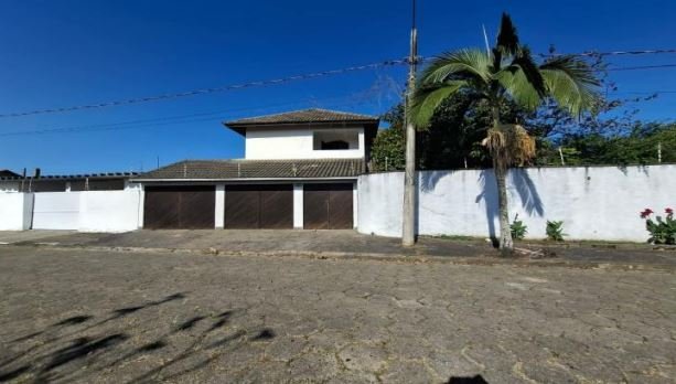 Casa em Peruíbe, Balneário Flórida Peruíbe, Rua Colombo Americano Dos Santos, 312, Balneário Flórida Peruíbe, SP. Área: 268.43m2