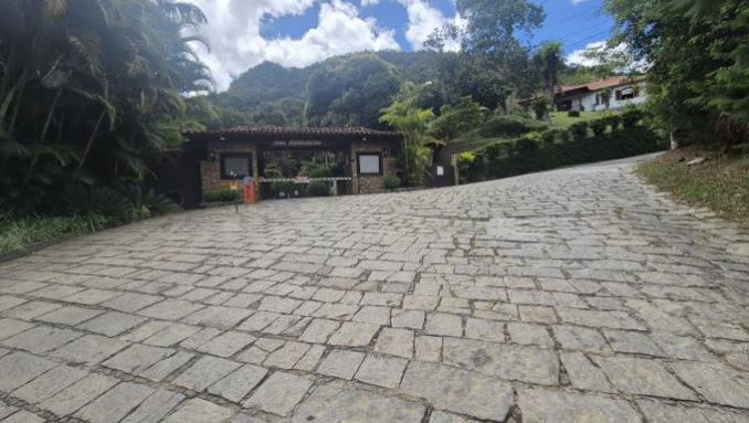 Casa em Petrópolis, Itaipava, Rua Viii, 475, Itaipava, RJ. Área: 245.17m2