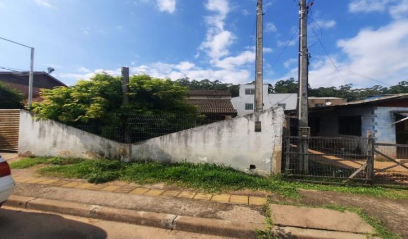 Casa em Esteio, Liberdade, Avenida Érico Veríssimo, 268, Liberdade, RS. Área: 114.5m2