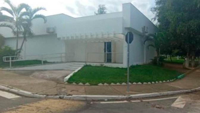 Comercial em Lajedão, Centro, Praça Plínio Dantas De Lima, 03, Centro, BA. Área: 258.6m2