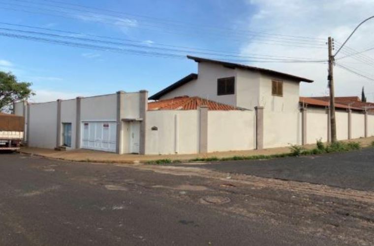 Comercial em Sales Oliveira, Campo da Formiga, Rua João Paulino da Silva , 167 Lts 9, 10 e 11 da Qd - Campo Da Formiga, SP. Área: 368m2
