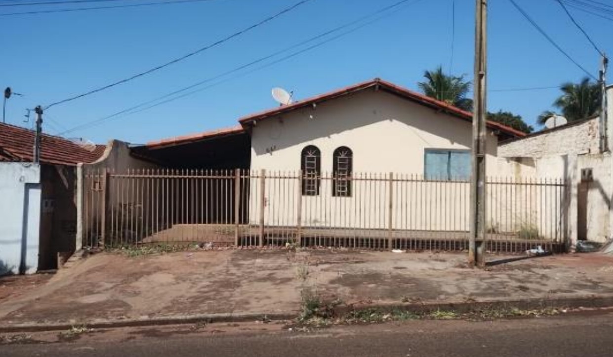 Casa em Ituiutaba, Vila Brasil, Av. Tiradentes , 541 Lt 04 da Qd 10 - Vila Brasil, MG. Área: 110.71m2 - imagem 0