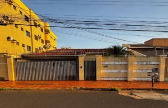 Casa em Rio Verde, Setor Universitário, Rua U-1 Lt 32 da Qd 09 - Setor Universitário, GO. Área: 215.99m2 - imagem 0