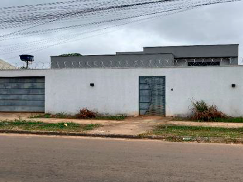 Casa em Senador Canedo, Loteamento Setor Monte Azul, Avenida Tiradentes S/n (lote 24 Da Quadra 21). Casa Loteamento Setor Monte Azul, GO. Área: 159.14m2