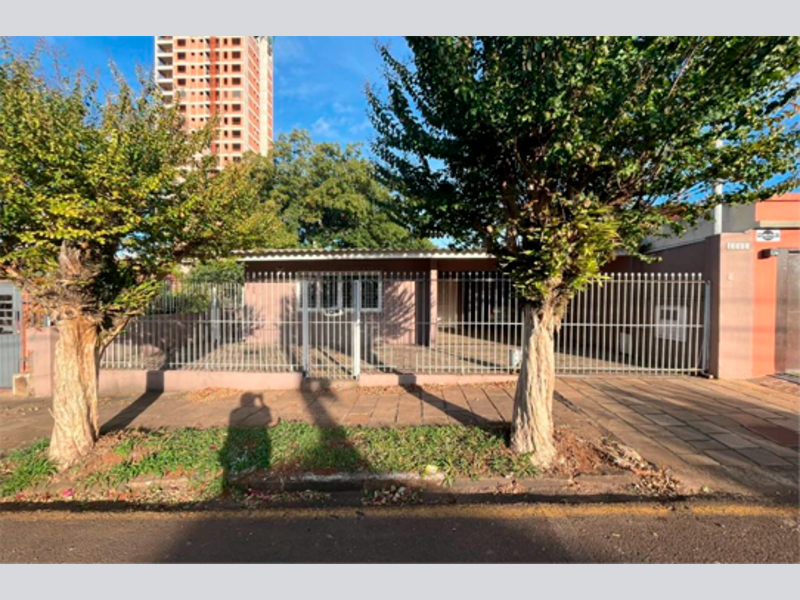 Casa em Passo Fundo, Centro, Rua Eduardo De Brito 1.062 (lote 09 Da Quadra 06) Centro, RS. Área: 162m2