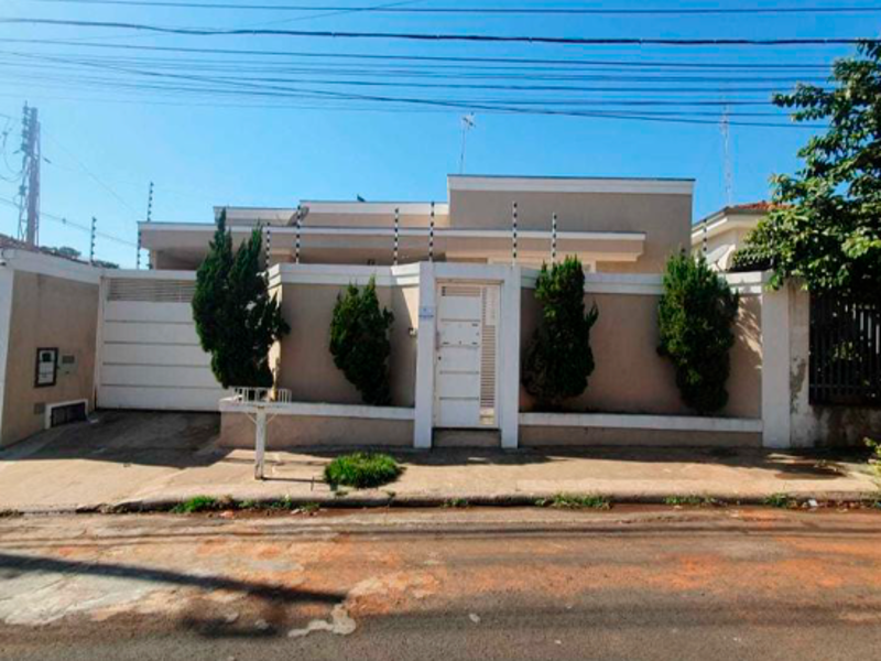 Casa em Catanduva, Vila Rodrigues, Rua Piracicaba 333 Vila Rodrigues, SP. Área: 220m2