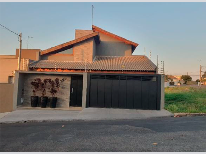 Casa em Catanduva, Parque José Curi, Rua Dr. Wander Pellizzon 335 Parque José Curi, SP. Área: 182.69m2