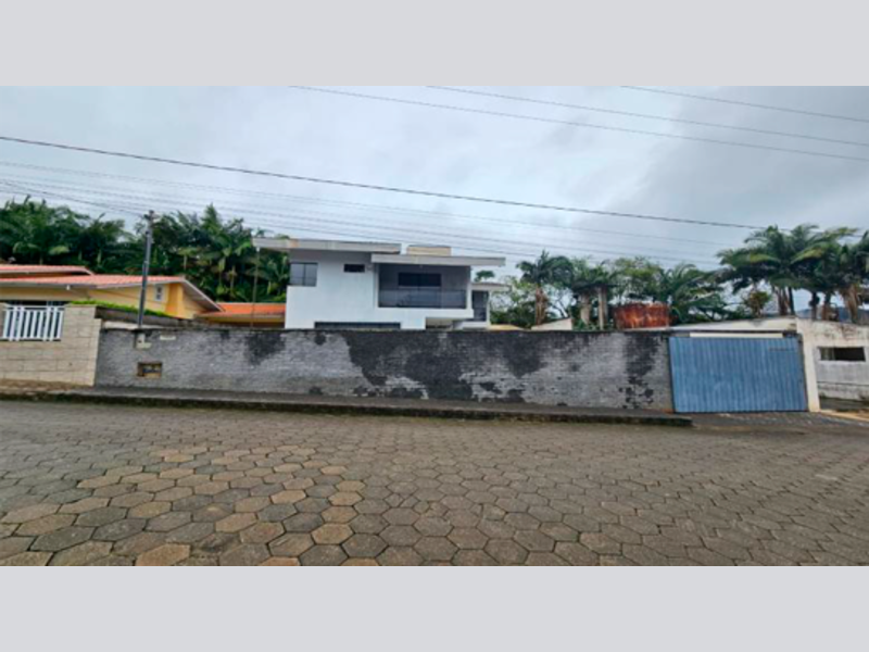 Casa em Guabiruba, Lageado Baixo, Rua Lourenço Regis 210 Lageado Baixo, SC. Área: 235.91m2