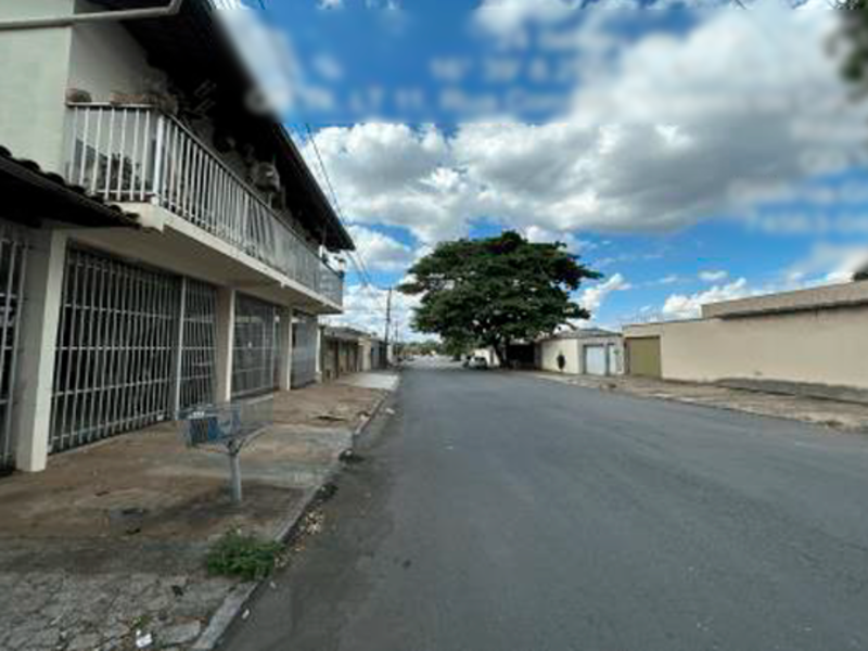 Casa em Goiânia, Setor Criméia-oeste, Rua Coronel Diógenes De Castro Ribeiro 166 (lote 12 Da Quadra 13) Setor Criméia-oeste, GO. Área: 249m2