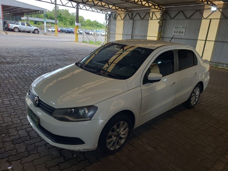 Volkswagen - Voyage TL MB S - 2014  /  2015