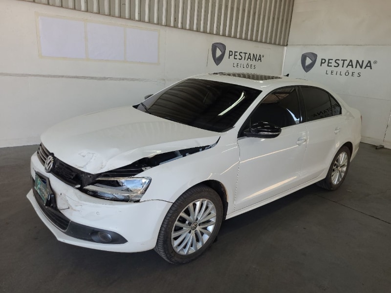 Volkswagen - Jetta 2.0T - 2012  /  2013