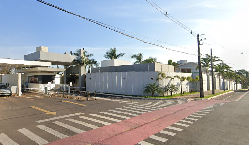 Casa em Cianorte, CONJUNTO CENTURY PARK, Rua Mississipi, Esquina Com Rua Indiana Data 23/24 Da Quadra 12 (acesso Pela Praça Rui Barbosa) 171 Conjunto Century Park, PR. Área: 798m2
