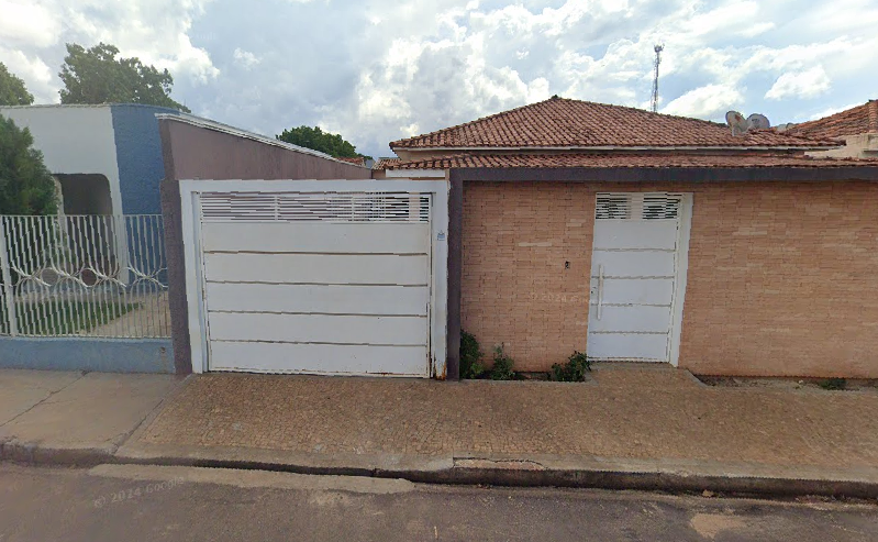 Casa em Echaporã, Centro, Rua Espírito Santo (parte Dos Lotes 04 E 05). 230 Centro, SP. Área: 220.51m2 - imagem 0