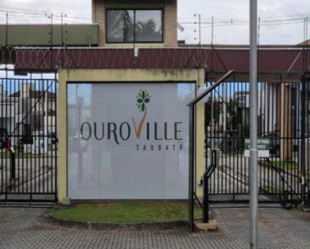 Casa em Taubaté, Residencial Ouroville, Rua Professor Máximo Martins Da Cruz (lt. 09, Qd. B5) 327 Residencial Ouroville, SP. Área: 302.01m2