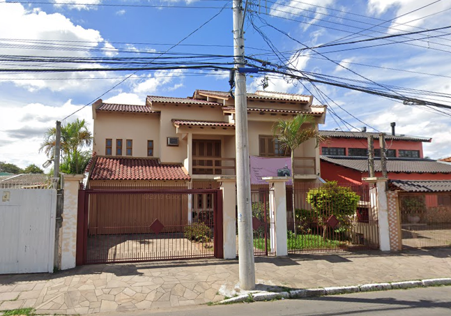 Casa em Canoas, Rio Branco, Rua Pistóia 38 Rio Branco, RS. Área: 232.28m2 - imagem 0