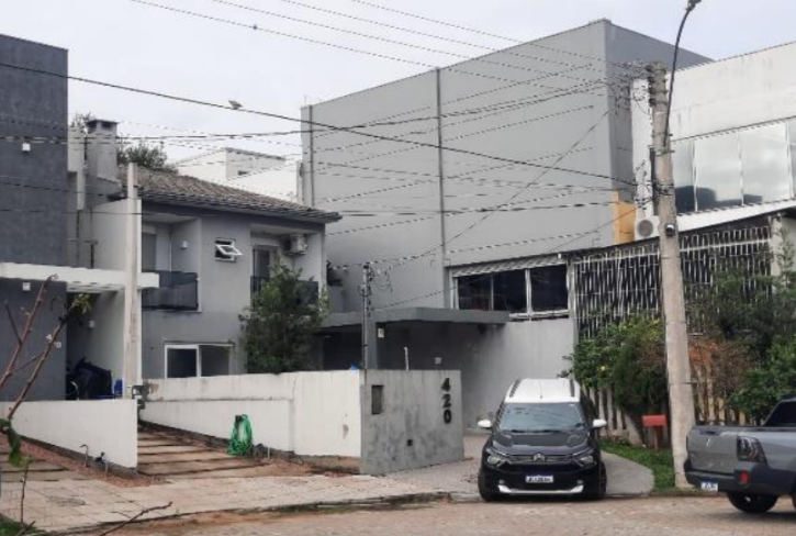 Casa em Porto Alegre, Hípica, Rua Alexandre De Gusmão (lote 39 Da Quadra A) 420 Hípica, RS. Área: 161.7m2