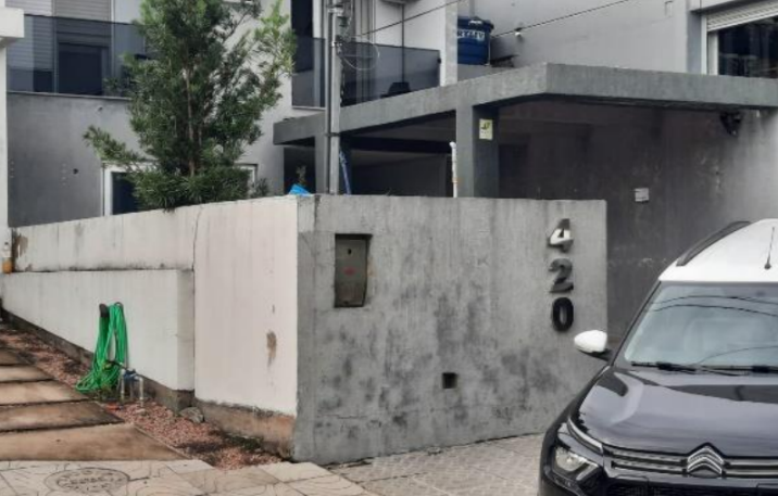 Casa em Porto Alegre, Hípica, Rua Alexandre De Gusmão (lote 39 Da Quadra A) 420 Hípica, RS. Área: 161.7m2 - imagem 0