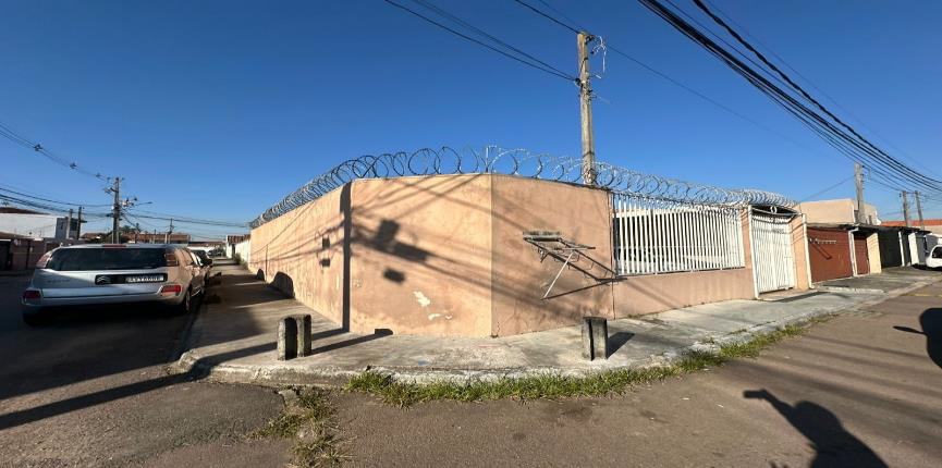 Casa em Curitiba, Cajuru, Rua Pedro Violani 1600 Cajuru, PR. Área: 52.5m2