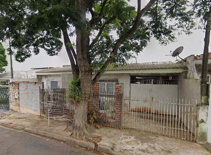 Casa em Maringá, Jardim América, Rua Professor Jailton Saraiva (lt. 13, Qd. 84) 127 Jardim América, PR. Área: 176.95m2