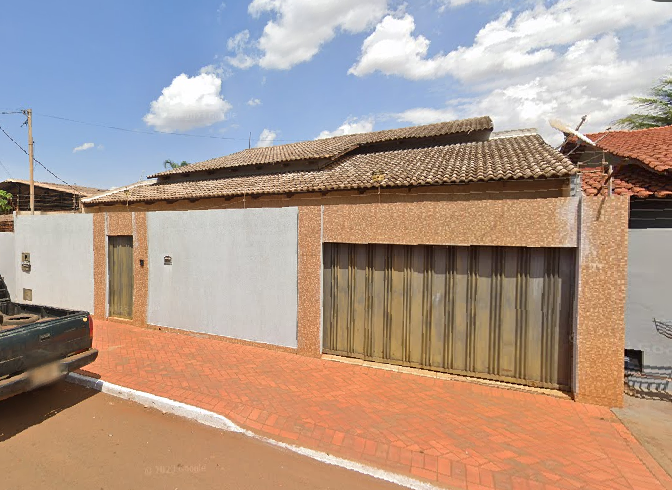 Casa em Santa Helena de Goiás, Jardim Santa Helena, Av. Da Cana (consta No Ri Alameda Hidelbrando Domingues Da Silva), Lote 14 Da Quadra S-a 185 Jardim Santa Helena, GO. Área: 242m2