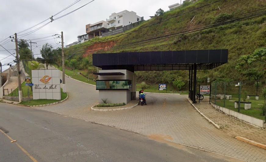 Casa em Juiz de Fora, São Pedro, Rua Leny Lessa Carelle 250 São Pedro, MG. Área: 240.96m2