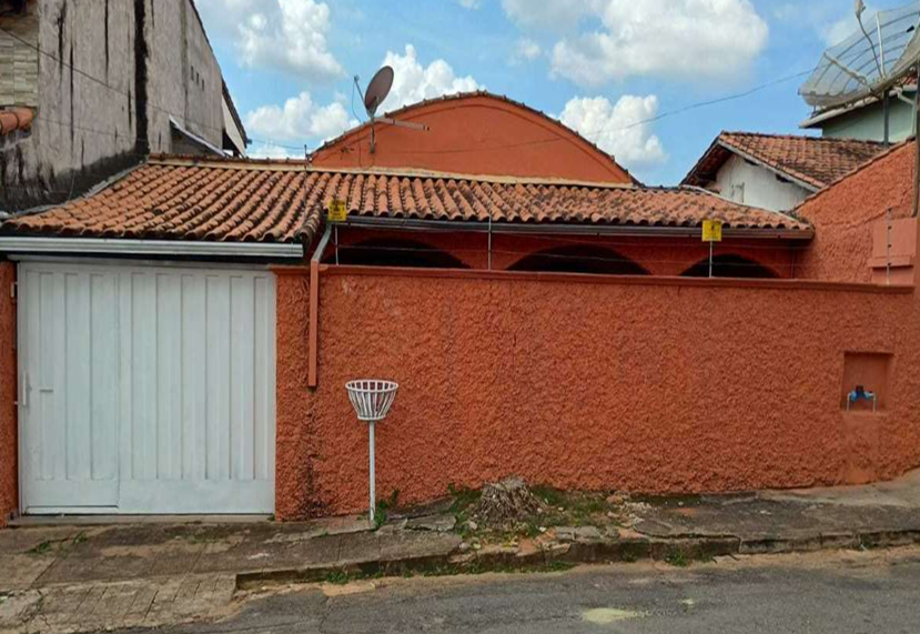 Casa - Três Corações/MG - Rua Deputado Estadual Jorge Gibram Sobrinho (lt. 07, Qd. A) 450 Parque Bandeirantes