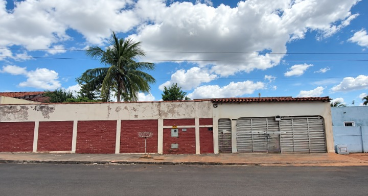Casa em CENTRO