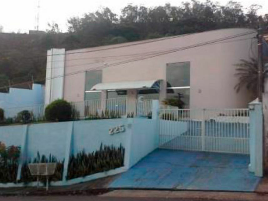 Comercial em Águas de Lindóia, Bela Vista, Rua Porto Alegre 225 - Imóvel Comercial (Lote 09 da Quadra F) - Bela Vista, SP. Área: 536.3m2