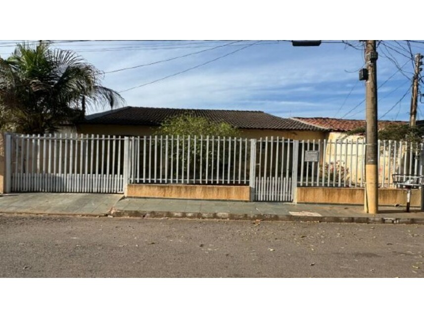 Casa em Cuiabá, Tijucal, Rua Cento e Doze 9 - Casa 9 (Lote 09 da Quadra 19 - Setor 01) - Tijucal, MT. Área: 150m2