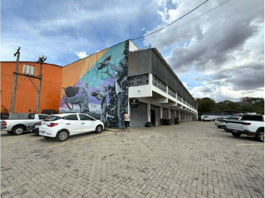 Comercial em Bragança Paulista, Jardim Morumbi, Avenida dos Imigrantes 6685 - Prédio Comercial (Área 2) - Jardim Morumbi, SP. Área: 2003.83m2