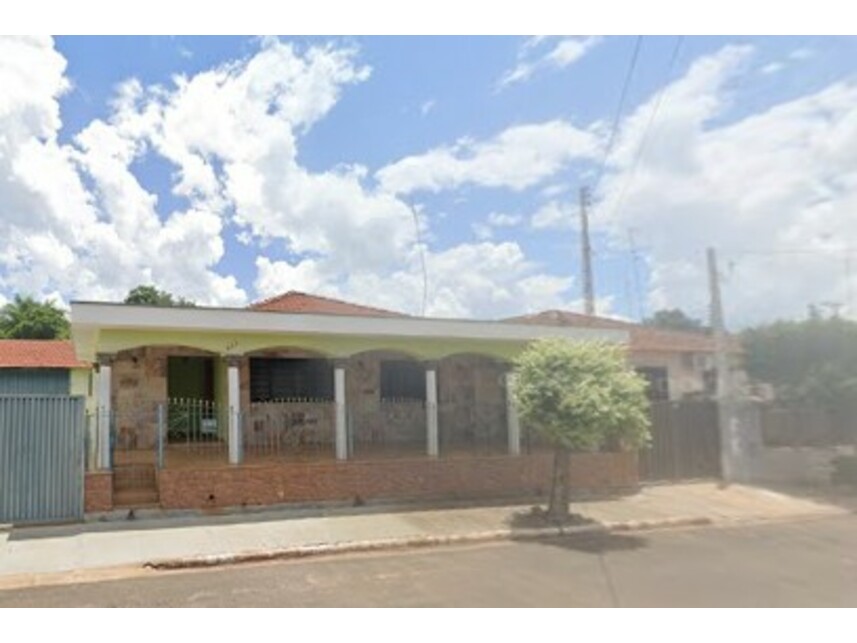 Casa em Santa Ernestina, Centro, Rua João Batista Caporici 450 - Casa (Lote 03 da Quadra 16) - Centro, SP. Área: 294.9m2